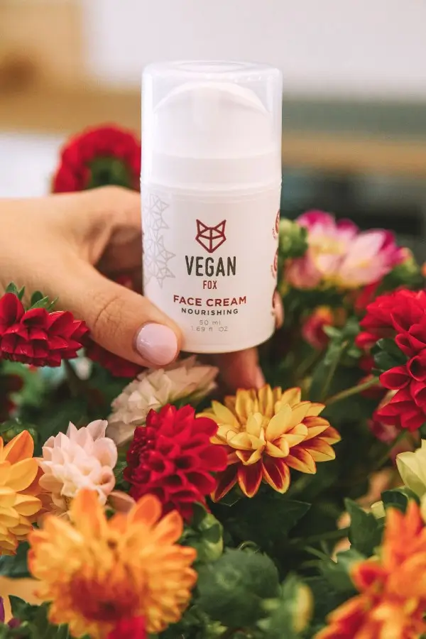 https://vfox.lionssolution.com/wp-content/uploads/2019/08/barojoss-sejas-krems-sausai-adai-vegan-fox-1.webp